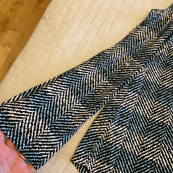 Beautiful and super comfy top. Perfect for work or day out - Picture 8 of 9